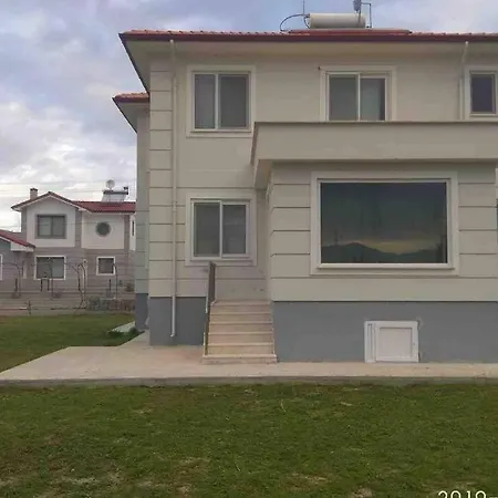 빌라 Bueyuek Arazili Suit Villa 달라만